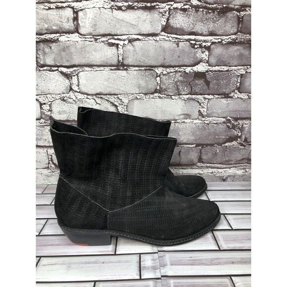 Joe's Black Suede Leather Casual Pull On Heeled Boots Women Sz 7M US/38EU - Picture 3 of 16